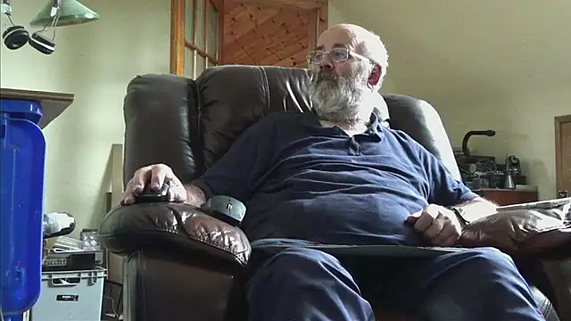 Snapshot of janzer13 chatting on September 2025 02:00:02 PM janzer13 online show from September 2025 02:00:02 PM