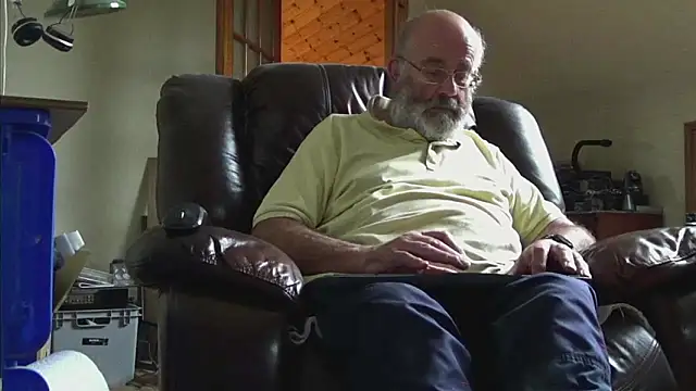 Snapshot of janzer13 chatting on October 2025 01:52:01 PM janzer13 online show from October 2025 01:52:01 PM