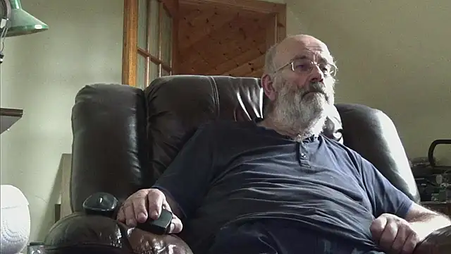 Snapshot of janzer13 chatting on October 2025 01:44:01 PM janzer13 online show from October 2025 01:44:01 PM