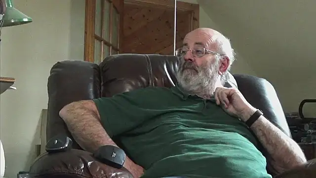 Snapshot of janzer13 chatting on October 2025 02:07:02 PM janzer13 online show from October 2025 02:07:02 PM