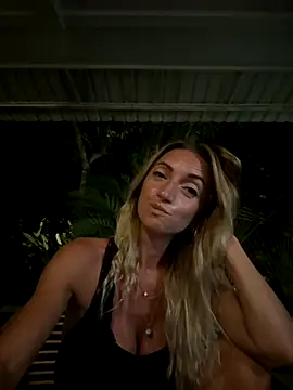 ChasingSunsets-Quinn online show from September 2025 09:14:02 PM