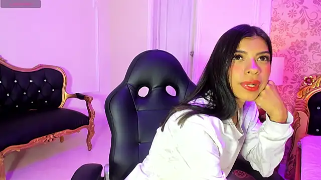 Snapshot of Lola_Pierce chatting on September 2025 12:16:02 PM Lola Pierce online show from September 2025 12:16:02 PM