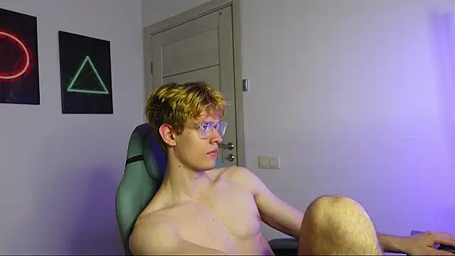 Logan Fraser online show from October 2025 12:25:01 PM