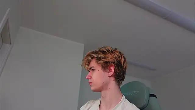 Logan Fraser online show from November 2025 01:07:02 PM