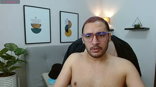 Snapshot of __Damian___ chatting on October 2025 11:04:01 PM Damian online show from October 2025 11:04:01 PM