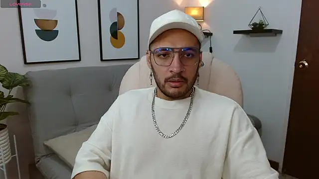 Snapshot of __Damian___ chatting on October 2025 10:04:01 PM Damian online show from October 2025 10:04:01 PM