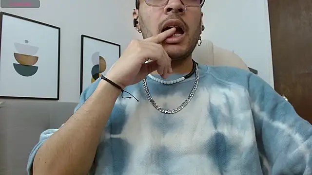 Snapshot of __Damian___ chatting on November 2025 10:52:01 PM Damian online show from November 2025 10:52:01 PM