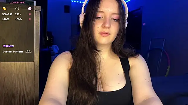 LauretteRagar online show from October 2025 06:38:02 PM