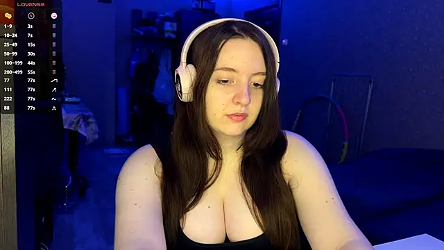 LauretteRagar online show from October 2025 05:14:02 PM