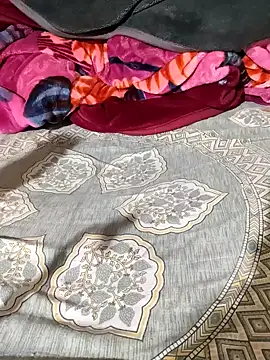 Snapshot of POOJACOUPLE chatting on November 2025 07:46:02 PM POOJACOUPLE online show from November 2025 07:46:02 PM