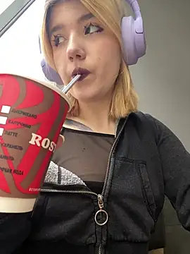 Snapshot of Cherry___Blossom chatting on October 2025 11:07:01 AM Cherry Blossom online show from October 2025 11:07:01 AM