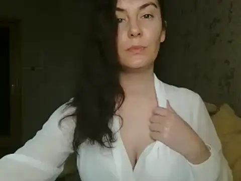 Snapshot of KatalinaQE chatting on October 2025 08:12:01 AM KatalinaQE online show from October 2025 08:12:01 AM