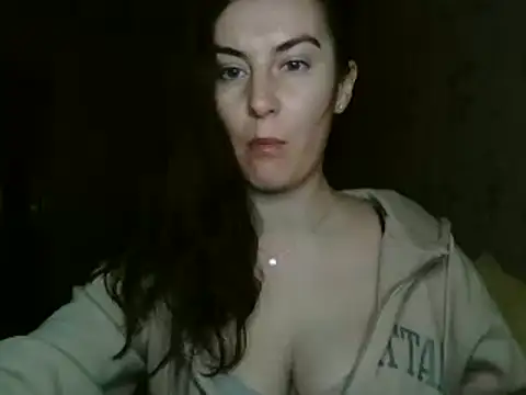 Snapshot of KatalinaQE chatting on October 2025 04:02:02 AM KatalinaQE online show from October 2025 04:02:02 AM