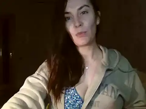 Snapshot of KatalinaQE chatting on November 2025 05:09:02 AM KatalinaQE online show from November 2025 05:09:02 AM