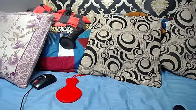 Snapshot of Ozimpho chatting on October 2025 03:19:01 PM Ozimpho online show from October 2025 03:19:01 PM