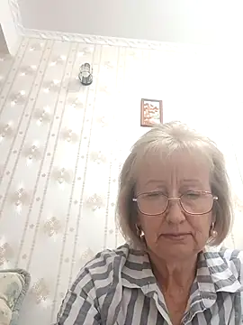 AlikaSwan5821 online show from October 2025 01:52:02 PM