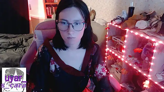 Snapshot of s_cara chatting on November 2025 01:02:01 PM s cara online show from November 2025 01:02:01 PM