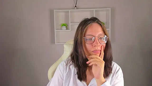 Noora Moore online show from September 2025 01:50:01 AM