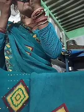 MISS LOVE 001 online show from September 2025 04:52:01 PM