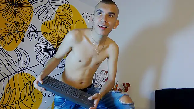 RowanCley online show from October 2025 12:14:02 PM