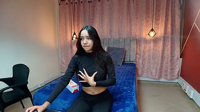 Emily  parker   online show from October 2025 01:06:01 AM