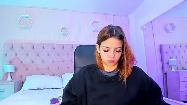 MadisonSky  online show from October 2025 01:12:02 PM