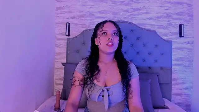 Snapshot of ValeriaJulio_ chatting on September 2025 11:48:01 AM ValeriaJulio online show from September 2025 11:48:01 AM