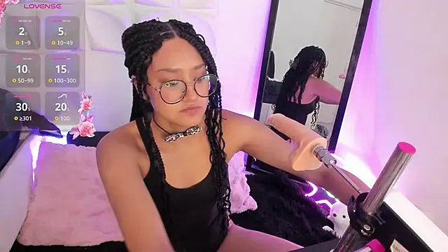 MiahReyess online show from September 2025 03:25:01 PM