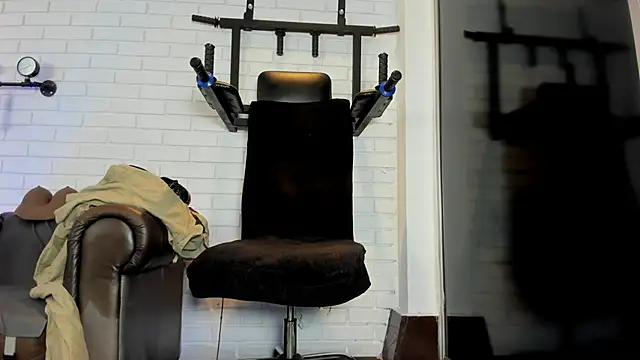 Snapshot of ItaloMoore chatting on October 2025 11:30:01 AM ItaloMoore online show from October 2025 11:30:01 AM