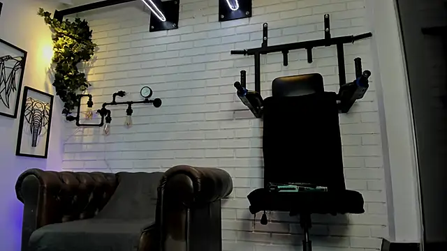 Snapshot of ItaloMoore chatting on October 2025 11:17:01 AM ItaloMoore online show from October 2025 11:17:01 AM