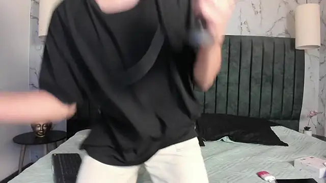 NoahDupont online show from October 2025 07:56:01 PM