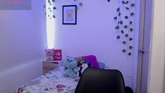 SashaGrey   online show from October 2025 05:57:02 PM