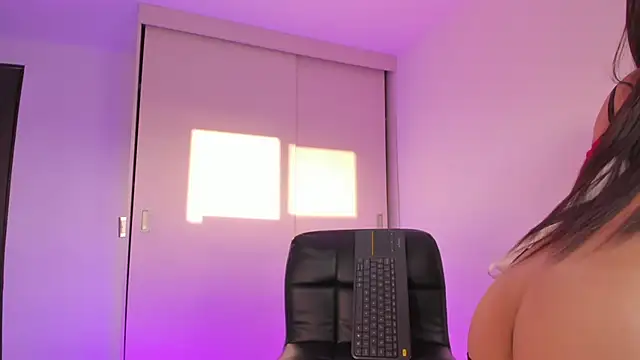 BabyMiaa   online show from October 2025 10:10:01 PM