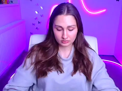 Stefanie Sweet online show from November 2025 12:28:01 PM