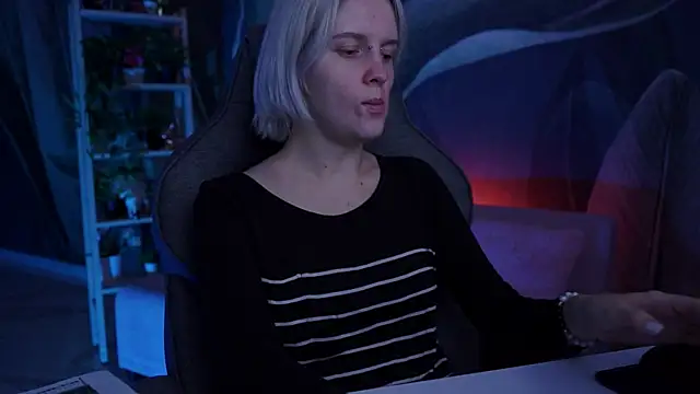 BethanyCloud online show from November 2025 05:30:02 AM