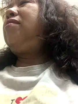 Hoanguyenn online show from November 2025 03:44:02 PM