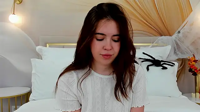 KimberlyBond online show from October 2025 03:04:01 PM