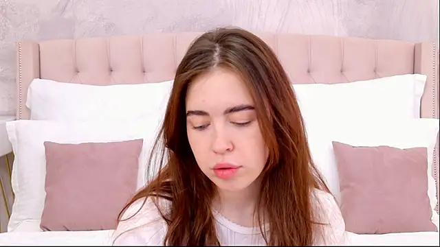 KimberlyBond online show from November 2025 03:01:02 PM