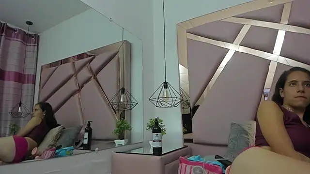 MiaCours online show from October 2025 07:03:02 PM