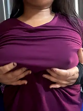 Snapshot of Maggi-is-back chatting on September 2025 02:13:02 AM Maggi-is-back online show from September 2025 02:13:02 AM