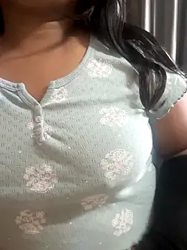 Snapshot of Maggi-is-back chatting on September 2025 02:24:02 AM Maggi-is-back online show from September 2025 02:24:02 AM