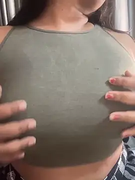 Snapshot of Maggi-is-back chatting on October 2025 02:23:02 AM Maggi-is-back online show from October 2025 02:23:02 AM