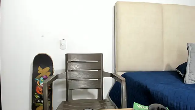 Snapshot of Hector_21_ chatting on October 2025 08:17:01 PM Hector 21 online show from October 2025 08:17:01 PM