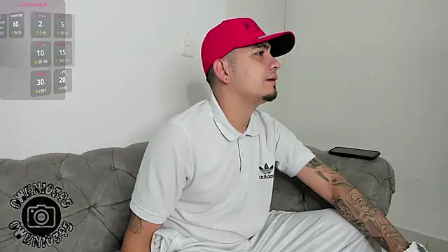 OwenStonne  online show from October 2025 03:50:01 AM