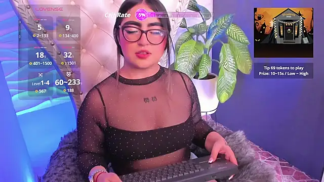 April  foxx online show from October 2025 02:40:01 PM