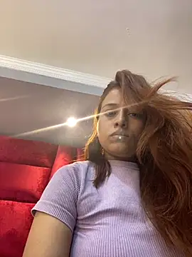 Snapshot of VictoriaFerro chatting on October 2025 02:07:01 PM VictoriaFerro online show from October 2025 02:07:01 PM