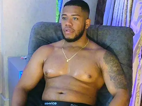 BenjaminCol  online show from October 2025 12:42:01 AM