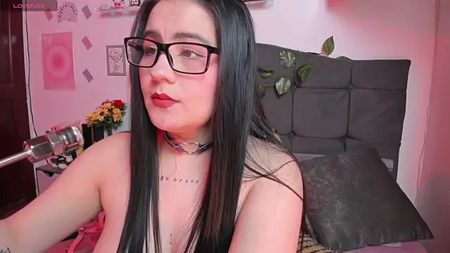 Snapshot of Fia__ chatting on October 2025 01:45:01 AM Fia online show from October 2025 01:45:01 AM