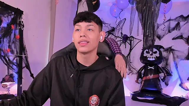 zeus blaze online show from October 2025 12:13:02 PM