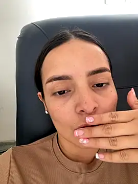 Mia jhoonson online show from October 2025 03:03:01 PM